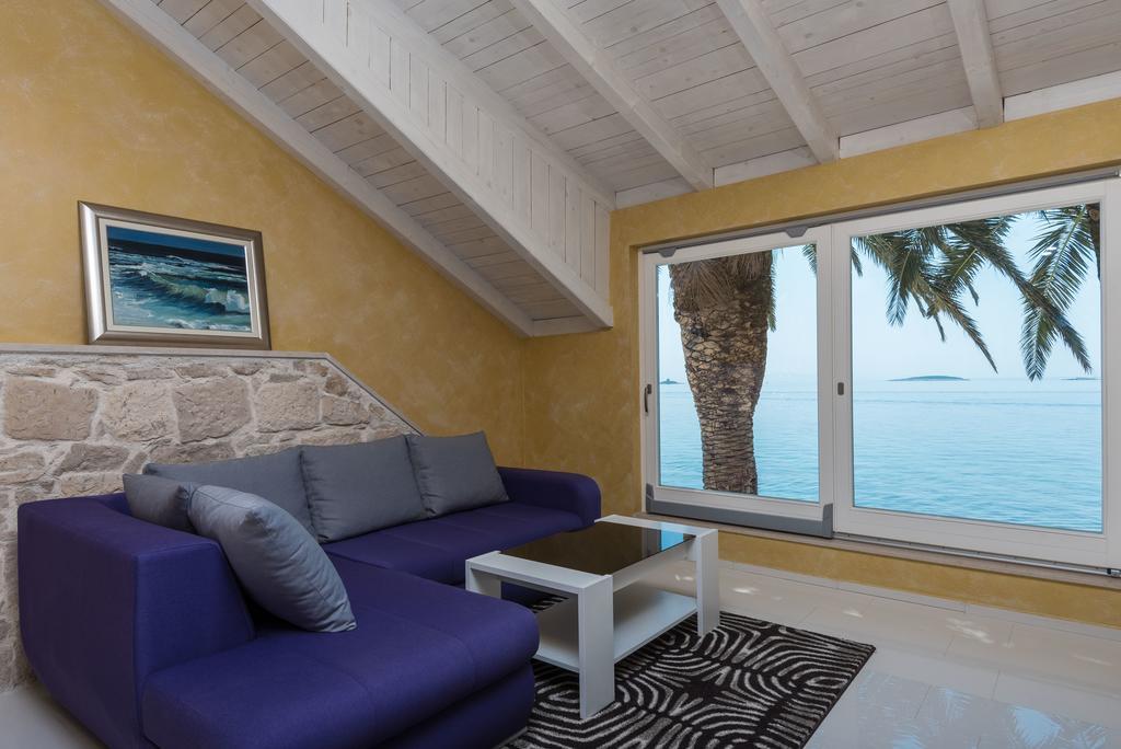 Holiday Home Luna Оребич Экстерьер фото